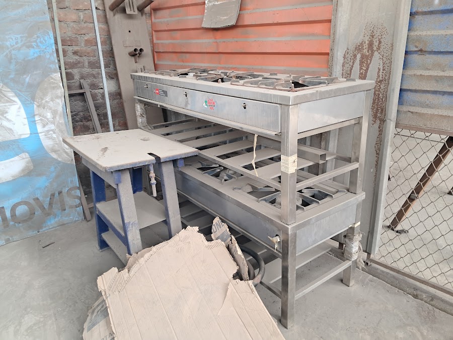 Cocina industrial de acero inoxidable fabricada por ACERCON