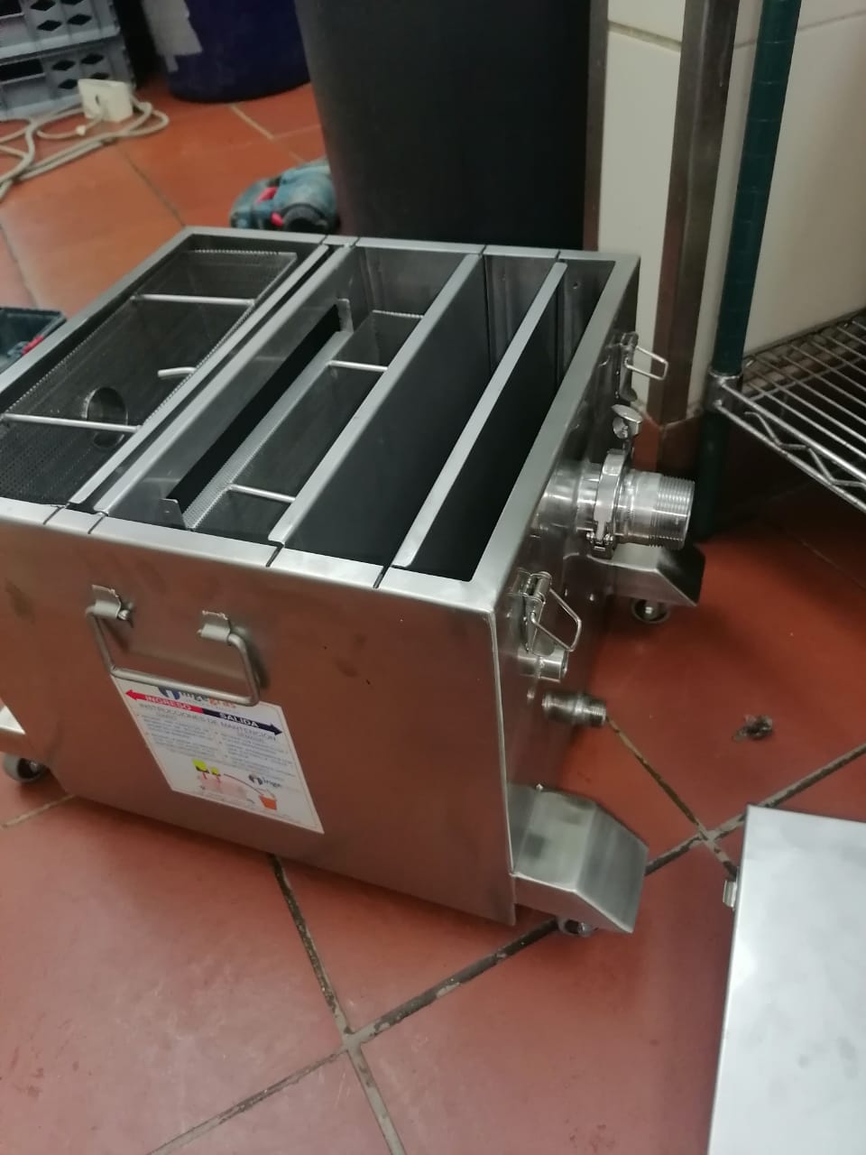 Trampa de grasa de acero inoxidable fabricada por ACERCON